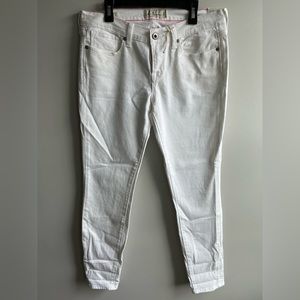 Woman’s white lucky brand jeans
